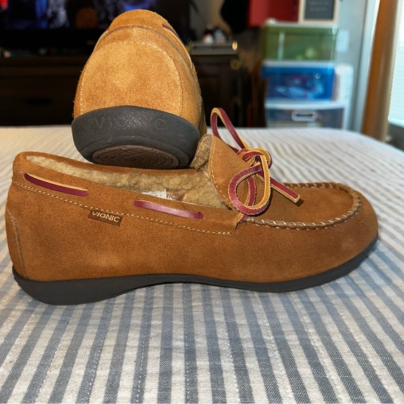 Vionic Dewey Mens IndoorOutdoor Slipper Moccasin Size 8